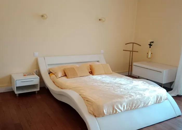 D'hotes Au Manoir Proche Bed & Breakfast